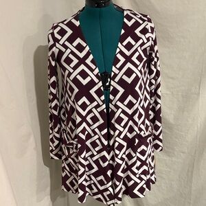 NWT LuLaRoe Caroline Geometric Patterned Cardigan With Pockets - Plum and Whie